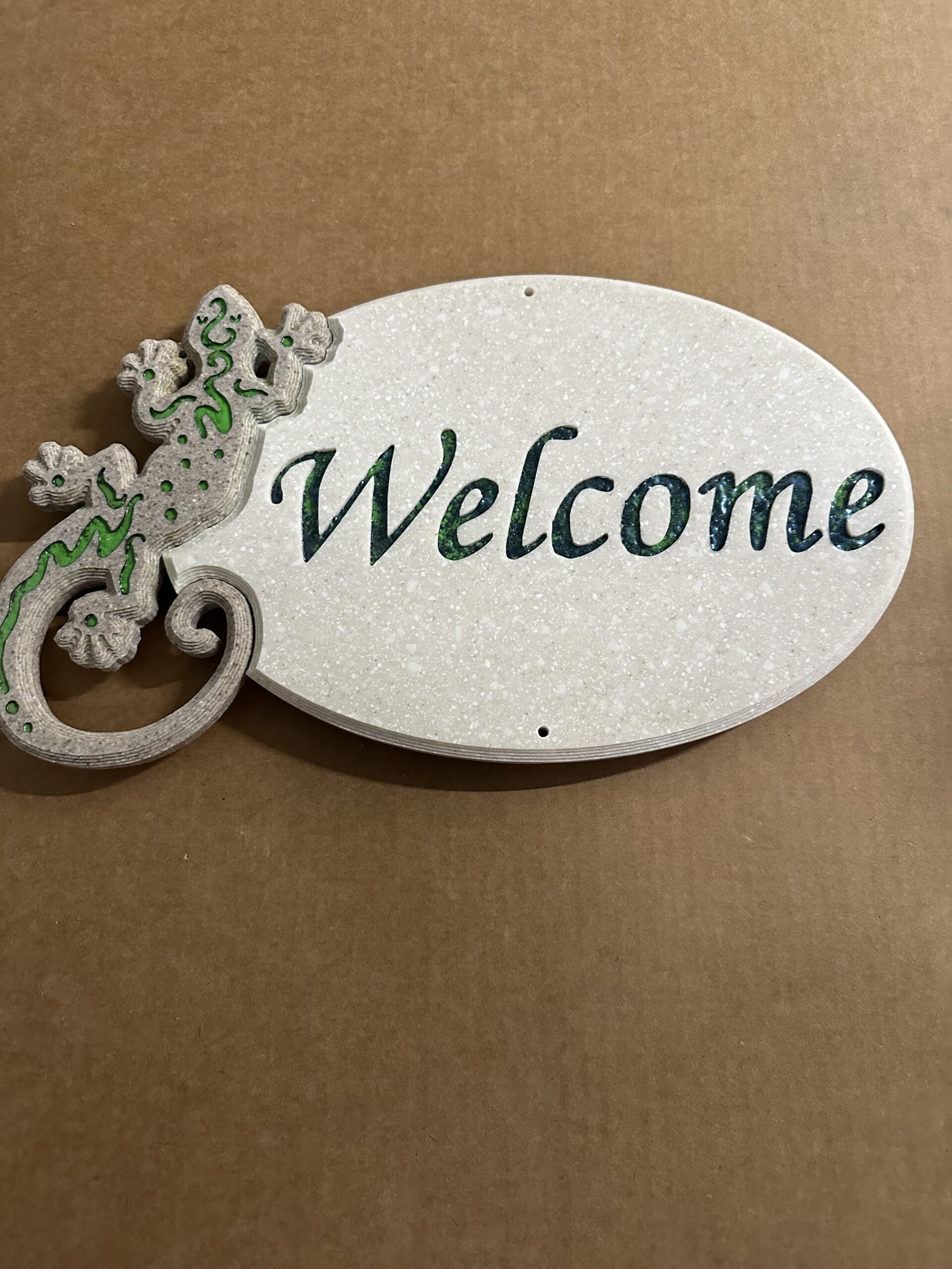 Welcome Sign with Blue Gecko